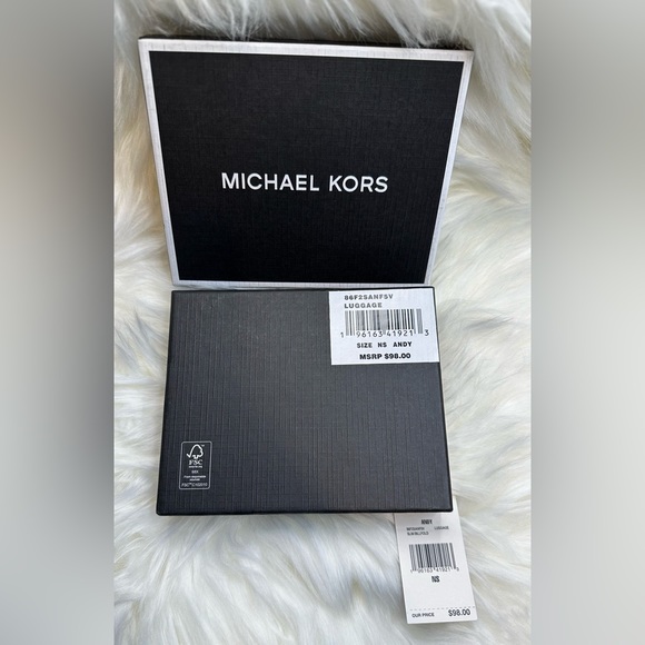 Michael Kors Mens Brown Billfold Wallet - Picture 6 of 7